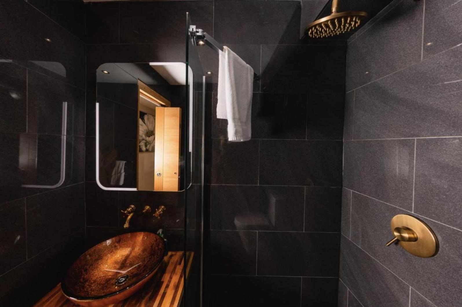 Superb Luxury Apartment By Canal - Central Эдинбург Экстерьер фото